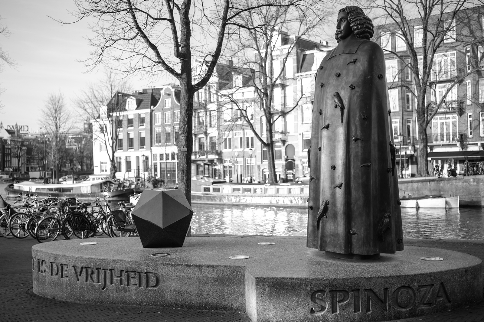 Statue of Baruch Spinoza